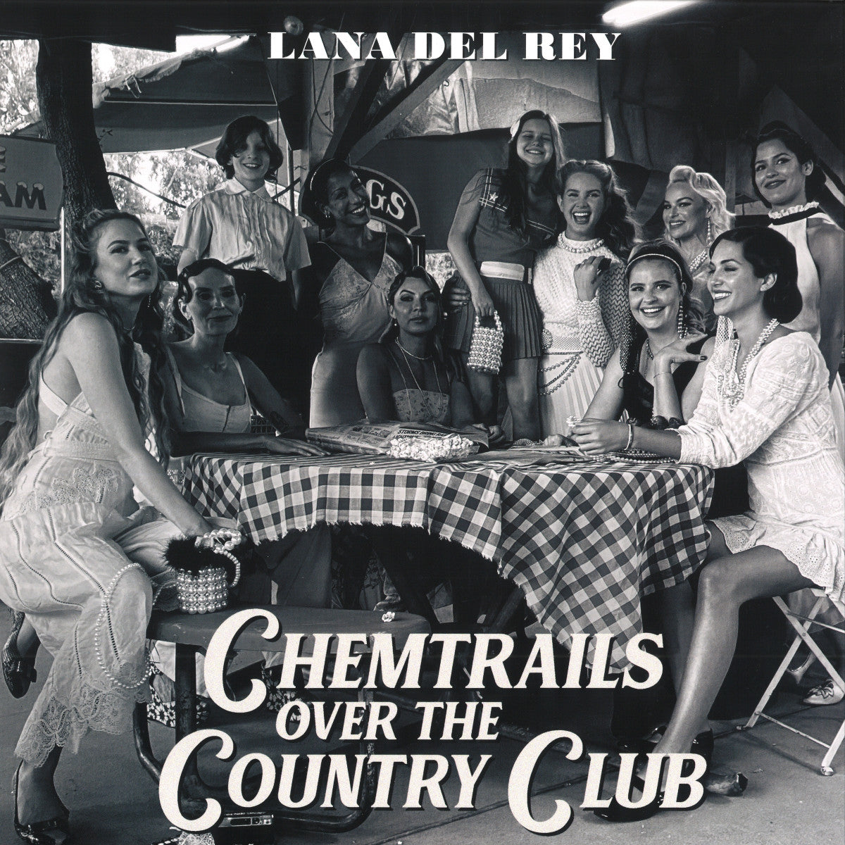 Lana Del Rey - Chemtrails Over The Country Club